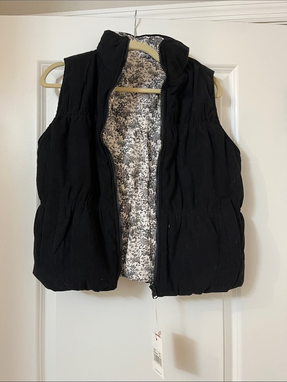Women’s Black Quilted Sleeveless Vest with Floral Lining